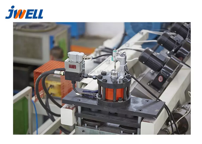 <a href=https://www.jwellmachines.com/product/Chemical-Packaging-Blow-Molding-Machine.html target='_blank'>Blow Molding Machine</a>13.jpg